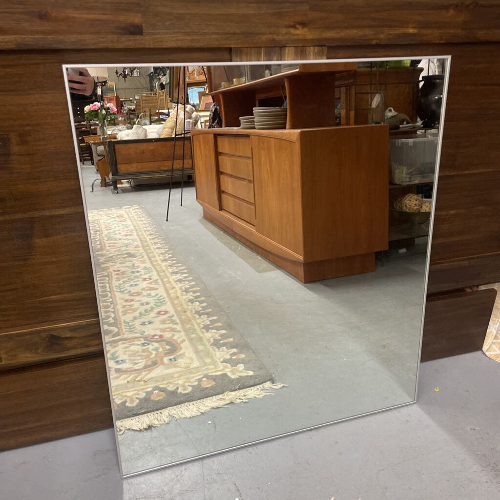 Modern Mirror w Silver Trim