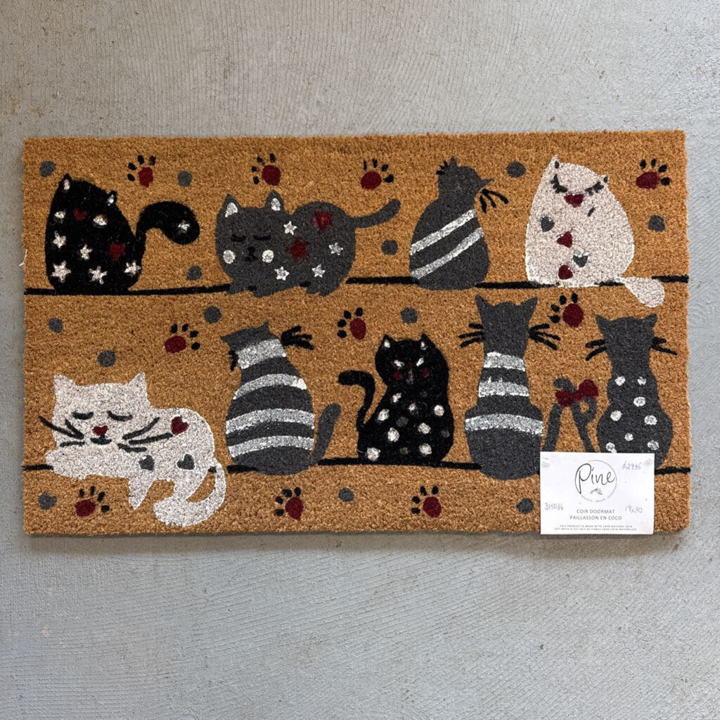 Two Rows of Cats Mat 315036