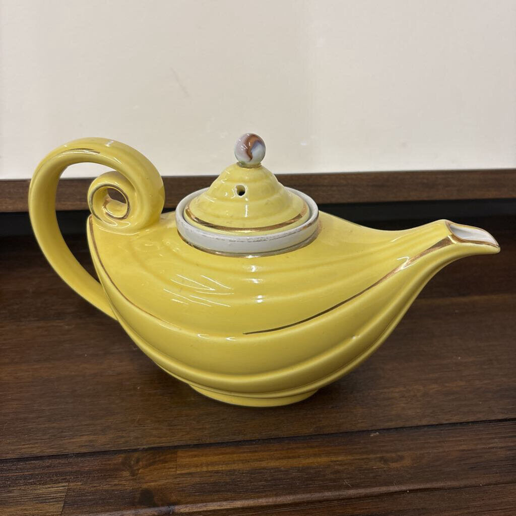 Antique Aladdin Yellow Tea Pot by HALL w Infuser