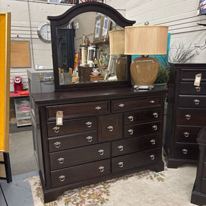 Vaughan Bassett Dark Brown Cherry Wood Dresser w 9 Drawers & Mirror