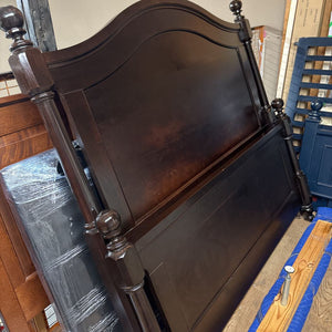 Vaughan Bassett Queen Bed Frame - HB FB Slats Hardware