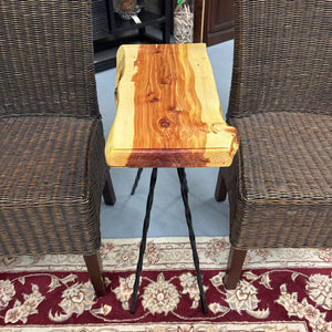 NEW Indoor/Outdoor Red Cedar Side Table w Metal Base (22W 10D 25H)