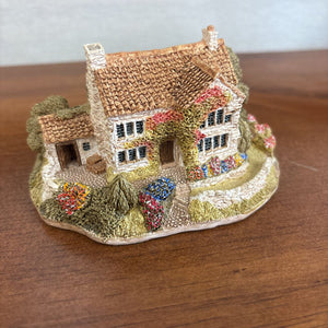 Lilliput Lane Figurine 'Holme Dyke Cottage'