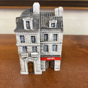 J. Carlton Dominque Gault Minature - The Gault House