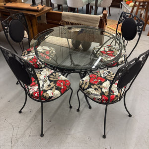 Indoor/Outdoor Metal Table w Glass Top & Four Chairs