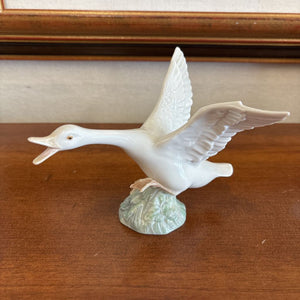 Lladro Daisa Porcelain "Jumping Duck" Figurine