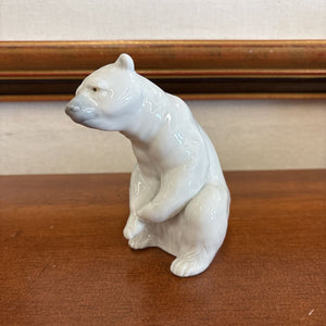 Lladro Daisa Porcelain "Resting Polar Bear" Figurine