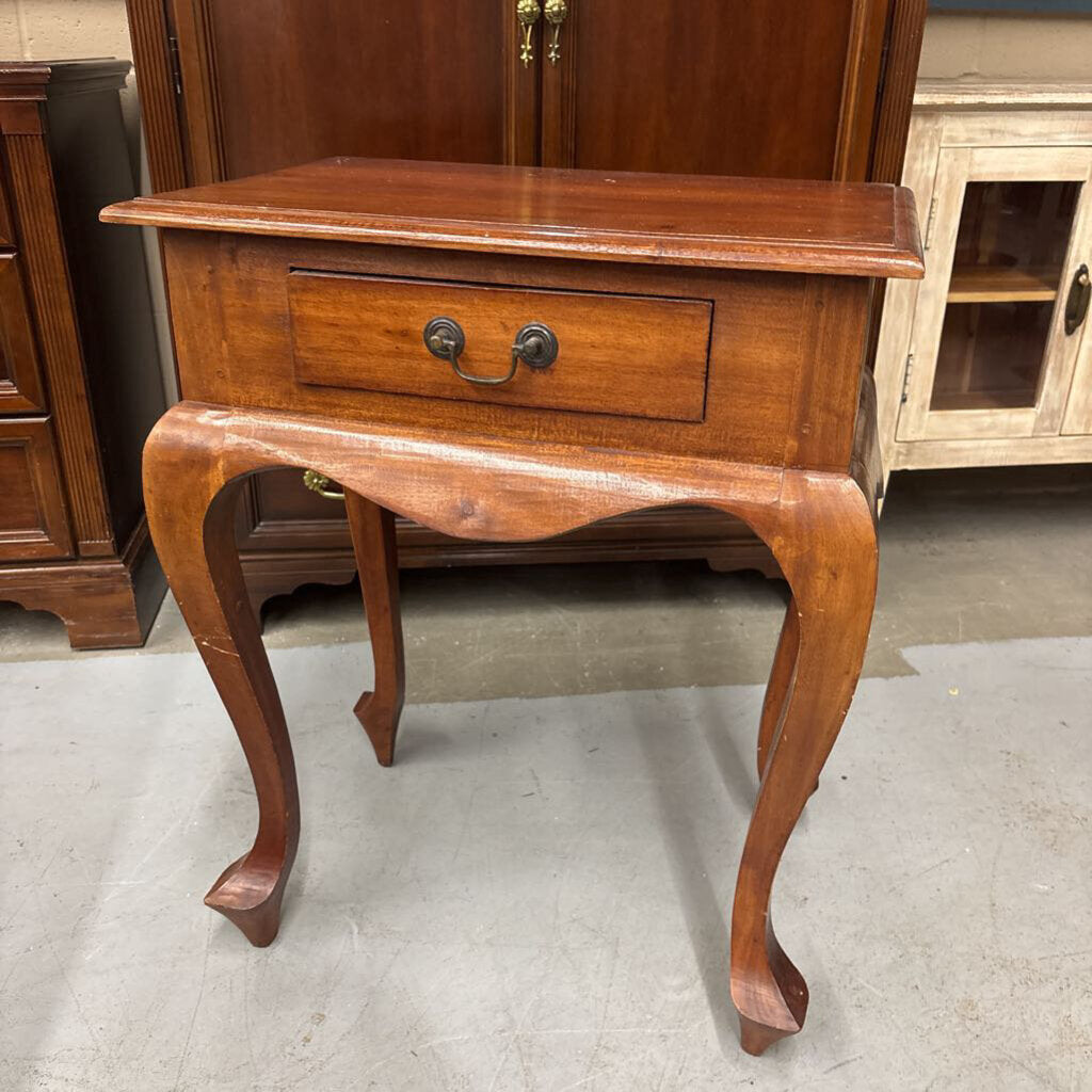 Maple Side Table w Drawer, Queen Anne Legs