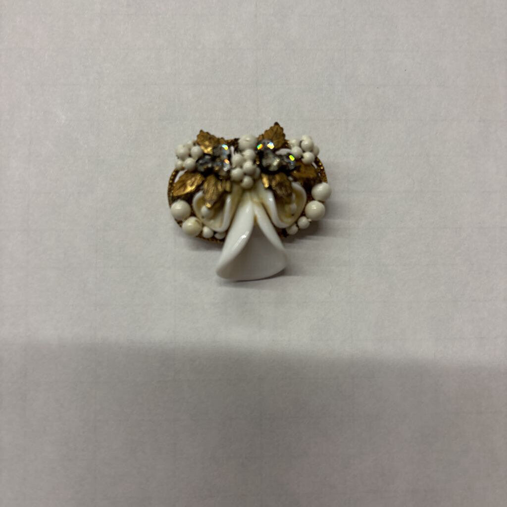 Brooch White Petals and Beads