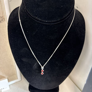 Sterling Silver Necklace w Garnets