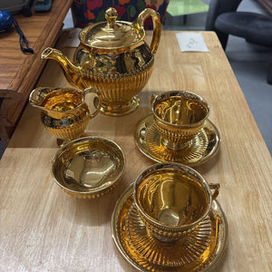 Grimwades Golden Age Teapot w Cream and Sugar and 2 Cups and Saucers