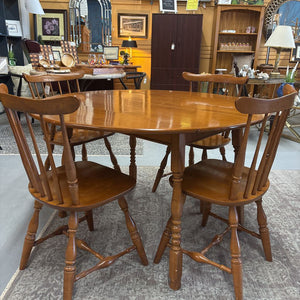 Round Maple Dropleaf Table w 4 Chairs, 2 x 10" leaves