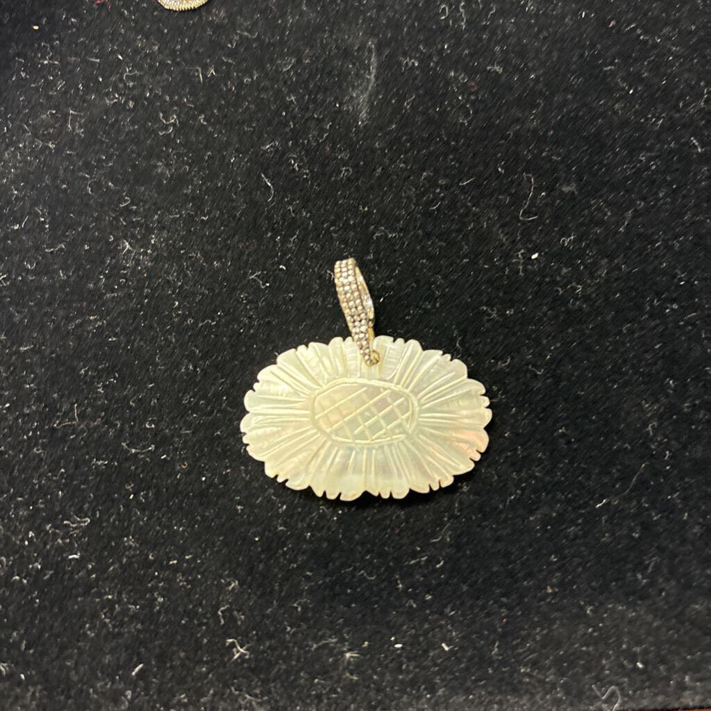 Mother of Pearl Floral Pendant