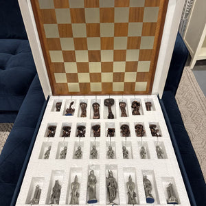 Noble Collection - Lord of the Rings Pewter & Bronze Finish Chess Set (in Box)