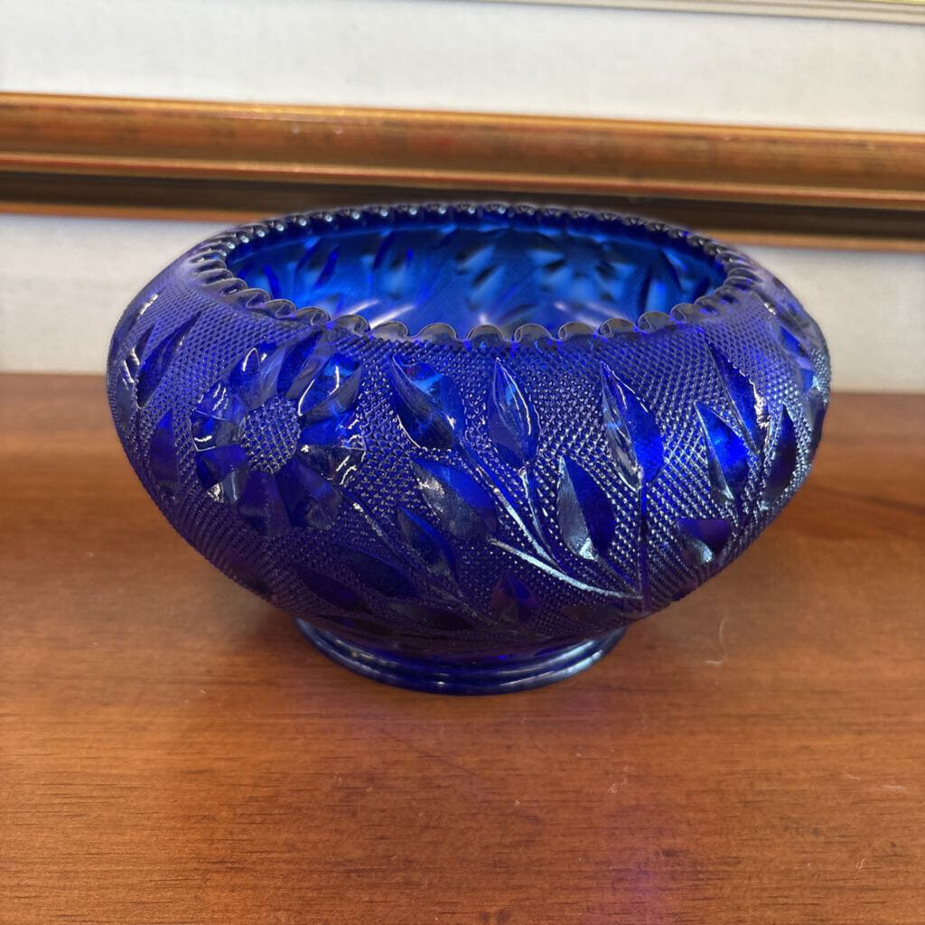 Fenton Antique Cobalt Blue Glass Leaf Scalloped Edge Bowl