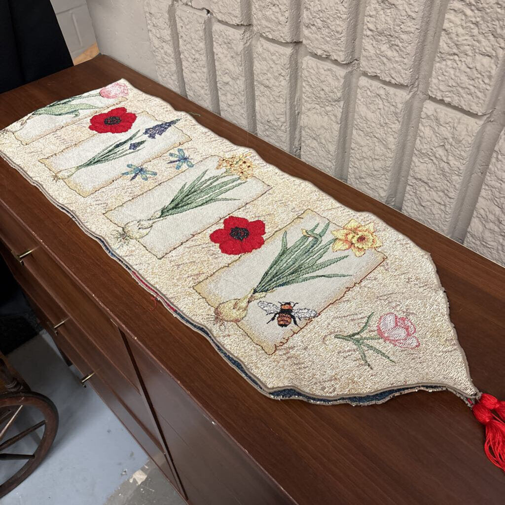 Poppy Woven Table Runner