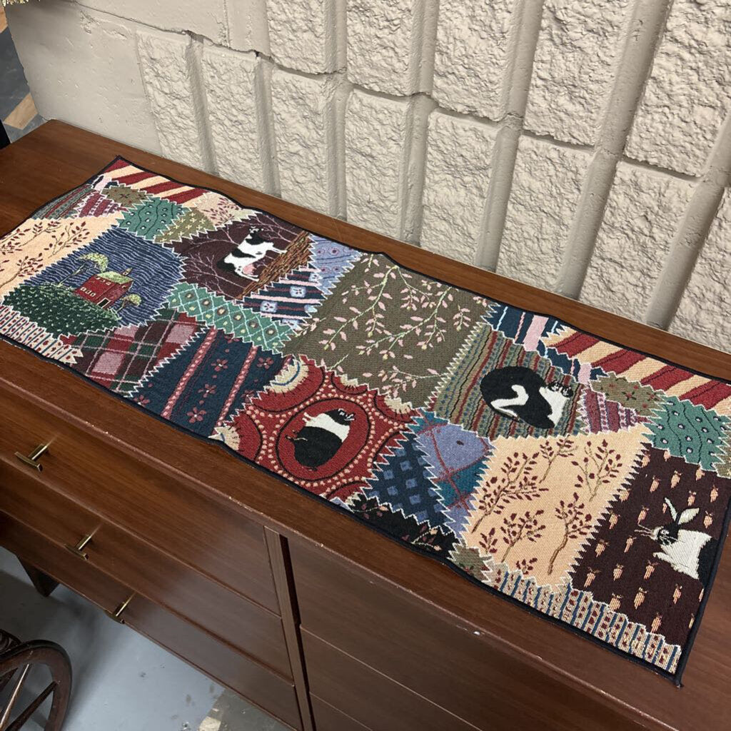 Short Farm Woven Table Runner