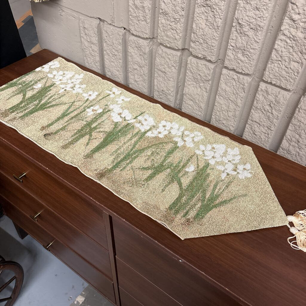 Daisies Woven Table Runner