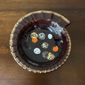Vintage Clamshell Fat Lava Pottery Ash Tray