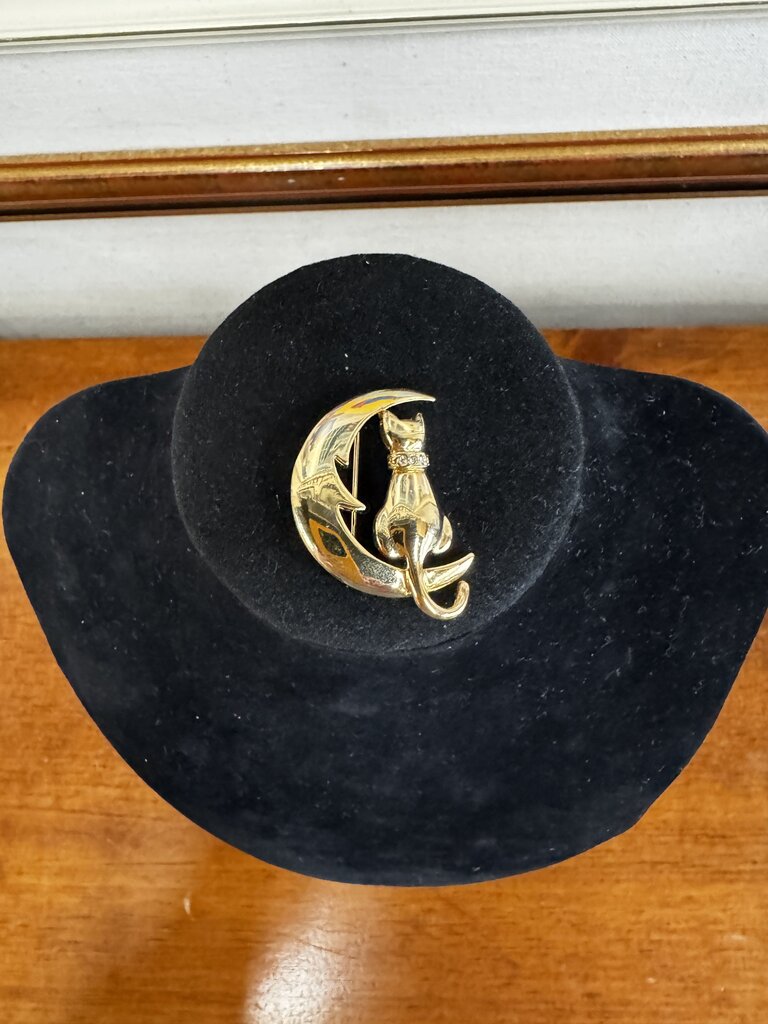 Gold Tone Broach w Cat & Moon