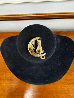 Gold Tone Broach w Cat & Moon