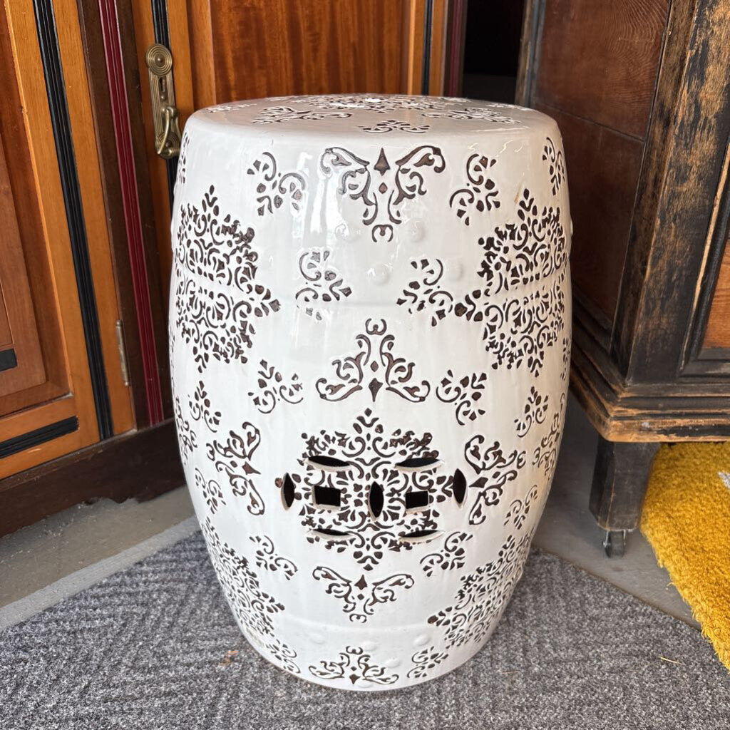 Safavieh Medallion White Patio Garden Stool