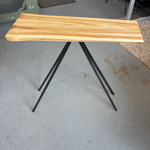 NEW Indoor/Outdoor Aspen Side Table w Metal Base
