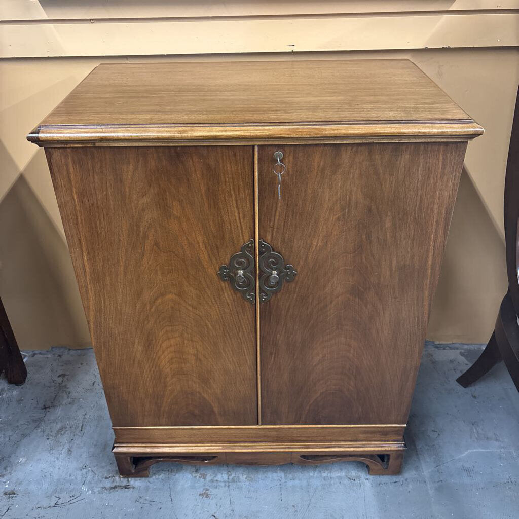 MCM Bar Cart with Serving Tray on Casters w Key