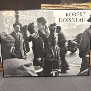 Vintage Black and White 1986 Robert Doisneau " The Kiss" Large Print Poster