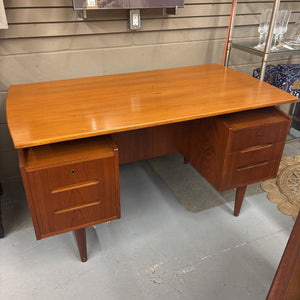 MCM Teak Desk w Floating Top & Front Shelving