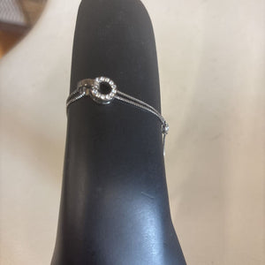 Silver Tone Interlocking Circle Bracelet w Crystals