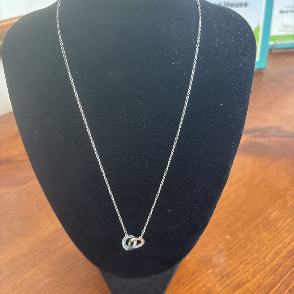 Silver Tone Necklace w Interlocking Double Circle w Crystals