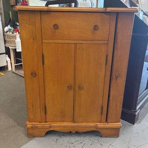 Vintage Solid Maple Sewing Cabinet from Kingston Pen