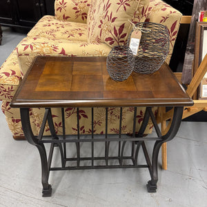 Wood Top Side Table/Magazine Rack - Black Metal Basse