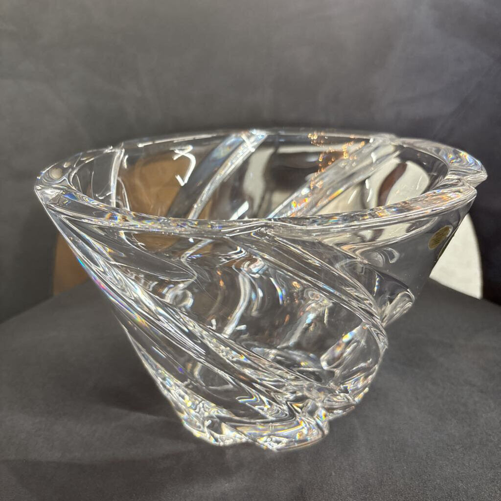 RCR Lead Crystal Bowl w Star Bottom