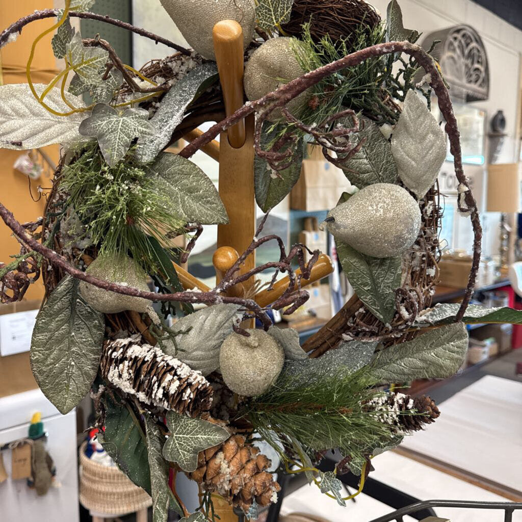 Winter Wreath w Vines & Pears