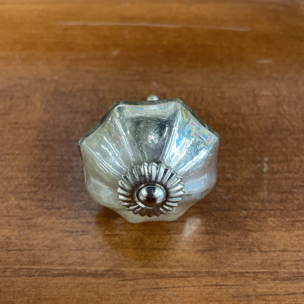 Draw Pull Knob Crystal Glass w Flower