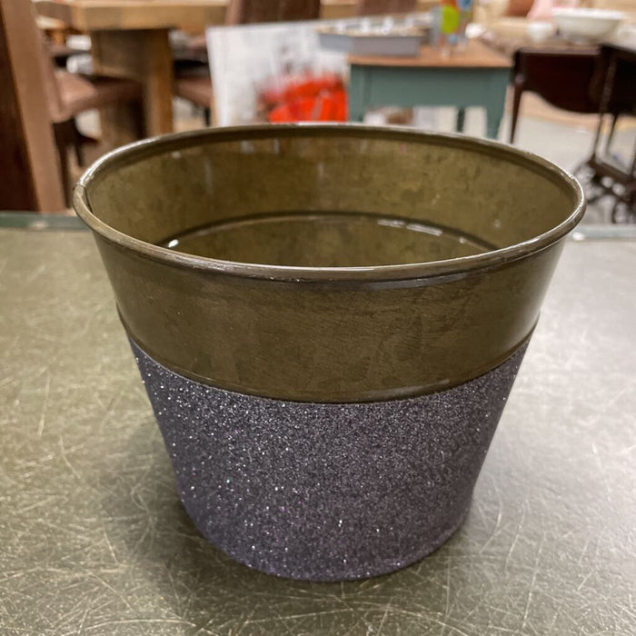 Small Metal Plant Pot w Glitter