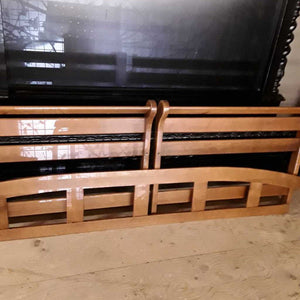 Wood Daybed (w Trundle) w 2 Twin Bed Frames