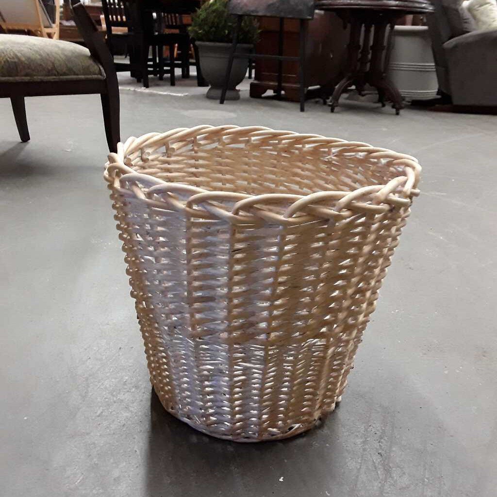 Natural Wicker Round Planter Storage Basket w White Wash