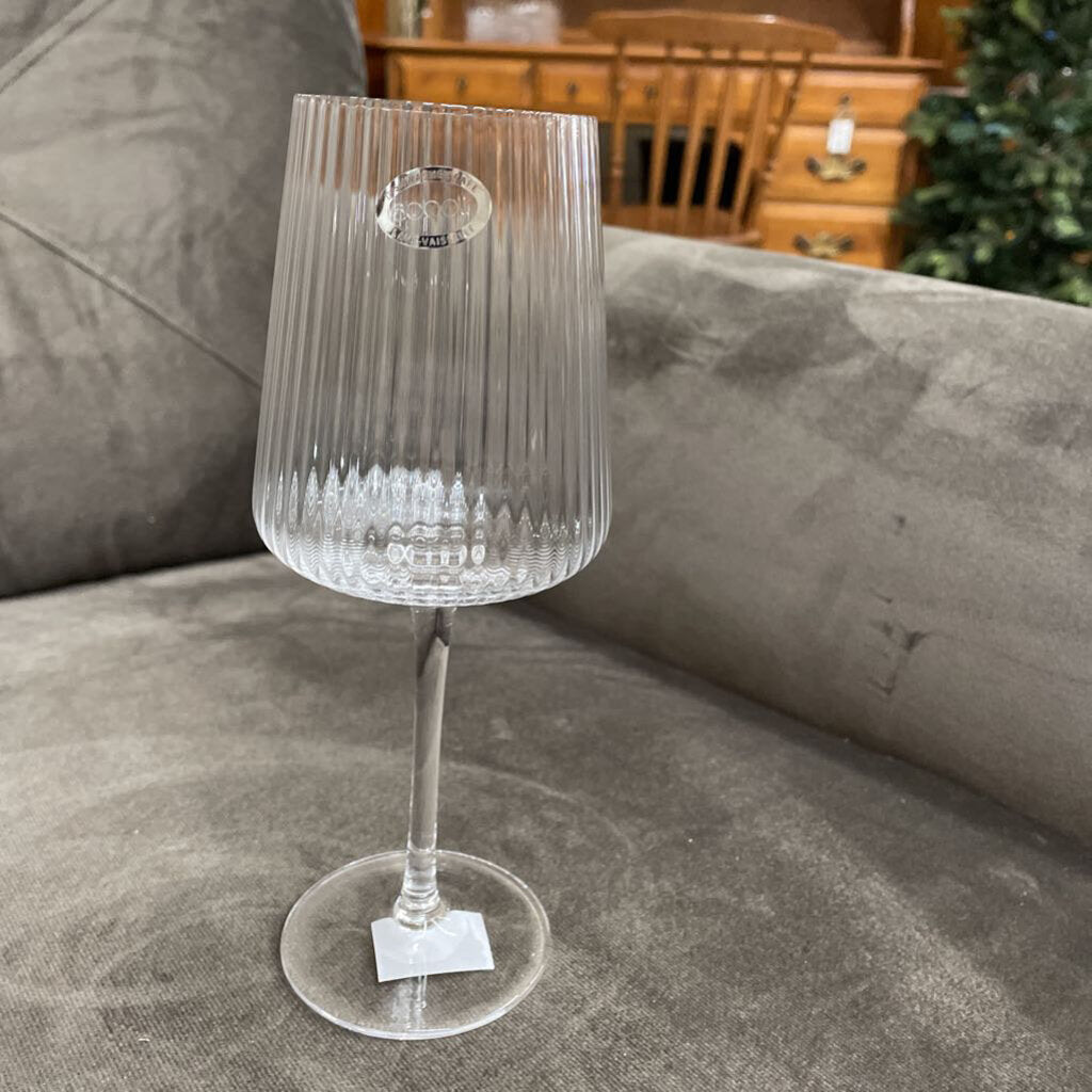 Tight Optic Wine Glass - COURT GOB