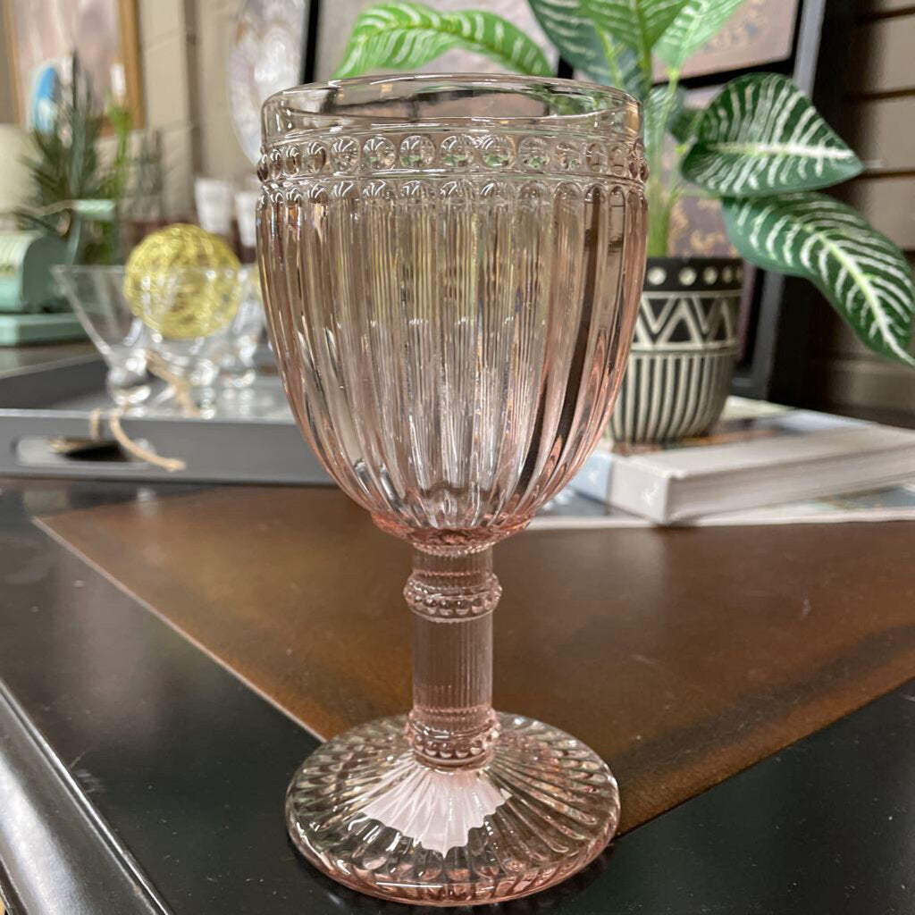 Pink Dot Wine Glass BRIAR GOB