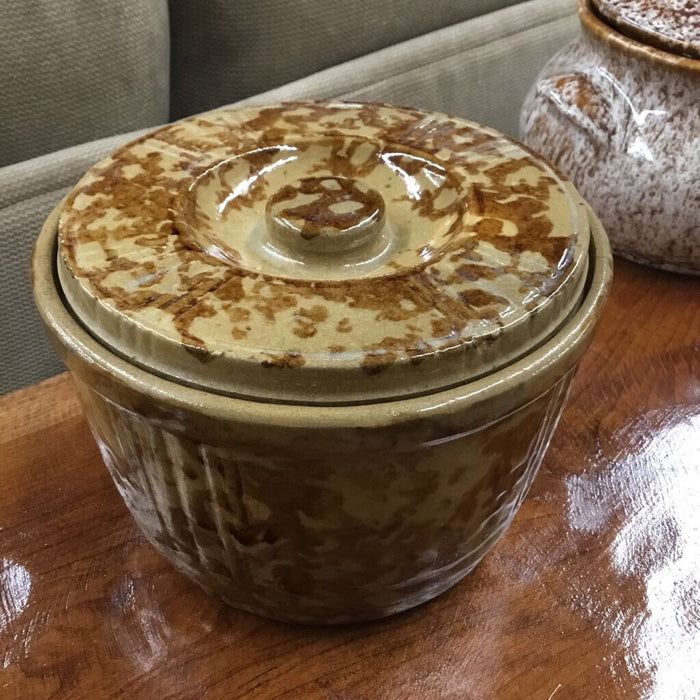 Glazed Two-Tone Tan Pottery Pot w Lid