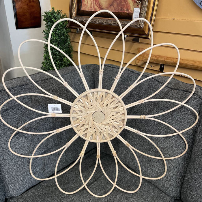 NEW Wicker Flower Wall Decor LCD16201